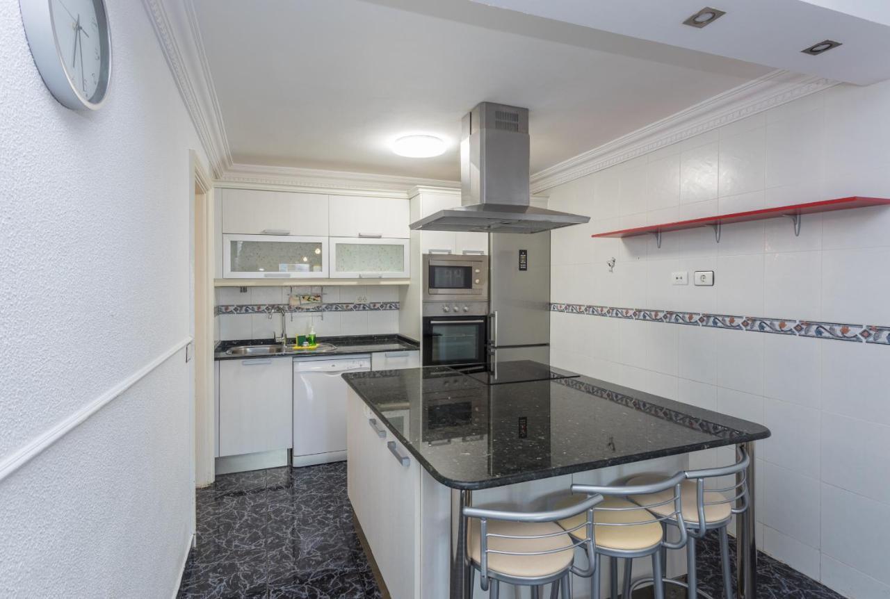 Lightbooking Playa De Amadores La Concha Apartament *
